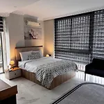 The Lara ホテル